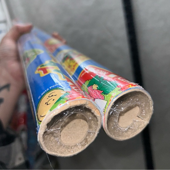 Peanuts 2012 Christmas Gift Wrap 20 sq ft 2 rolls Snoopy Charlie Sally Brown - Picture 11 of 12